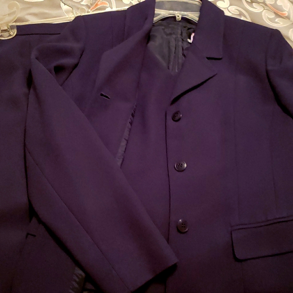 Casual Corner Annex Navy 3 peice suit w/ skirt